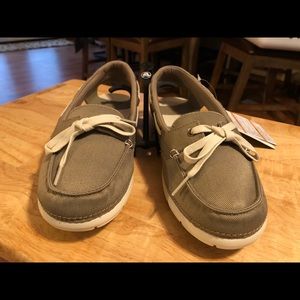 Woman beach line hybrid crocs